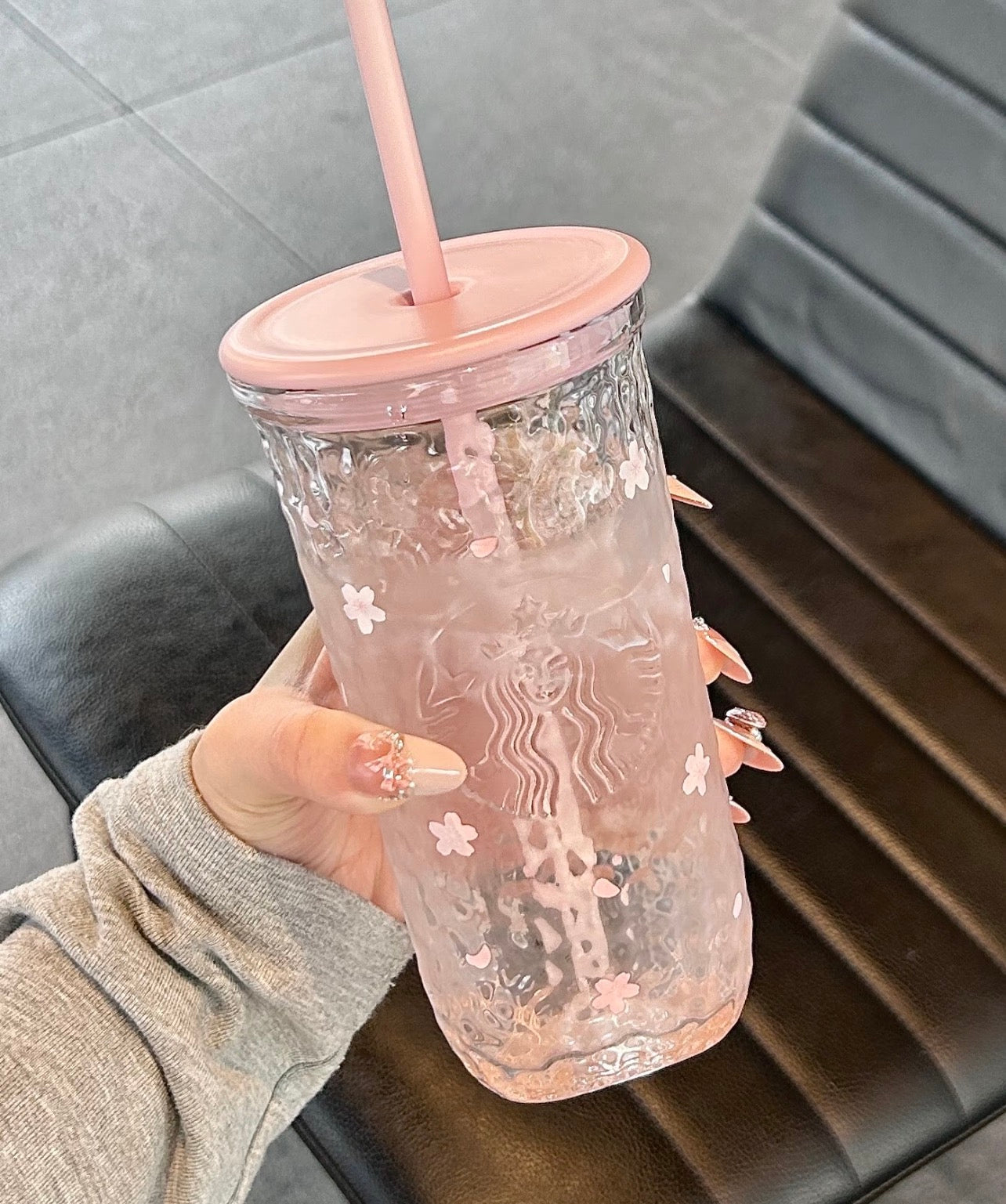 🌸 星巴克把春日樱花装进杯子里 ✨